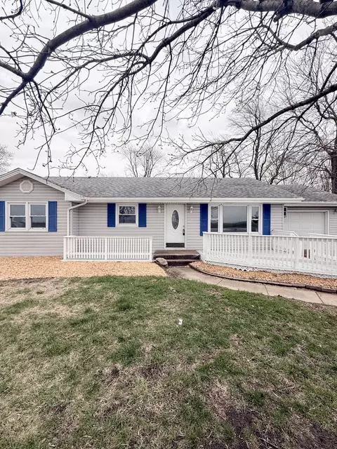 2308 N 2010 East Rd, Watseka, IL 60970