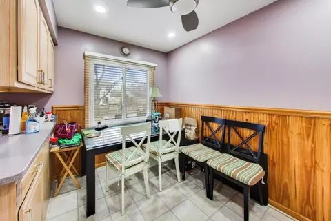 Dining - 1021 Warwick Cir S, Hoffman Estates, IL 60169 photo 3 of 4