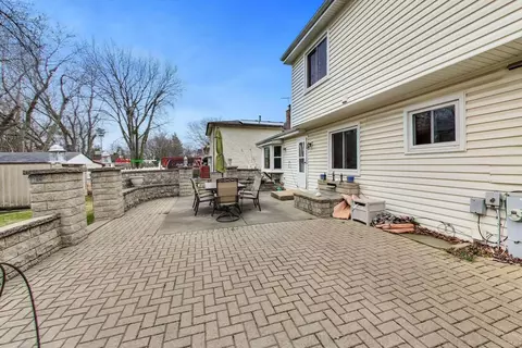 Other - 1021 Warwick Cir S, Hoffman Estates, IL 60169 photo 10 of 12