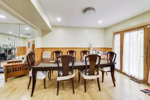 Dining - 1021 Warwick Cir S, Hoffman Estates, IL 60169 photo 2 of 4