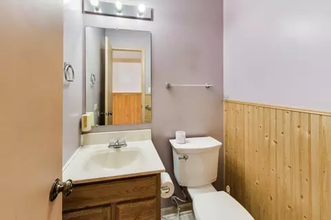 Bath - 1021 Warwick Cir S, Hoffman Estates, IL 60169 photo 1 of 6