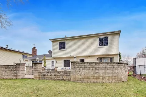 Other - 1021 Warwick Cir S, Hoffman Estates, IL 60169 photo 9 of 12