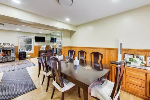 Dining - 1021 Warwick Cir S, Hoffman Estates, IL 60169 photo 4 of 4