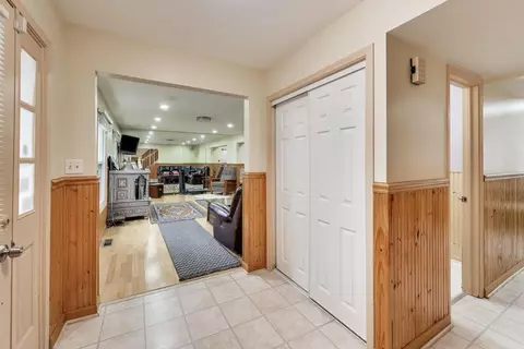 Entry Way - 1021 Warwick Cir S, Hoffman Estates, IL 60169 photo 1 of 2