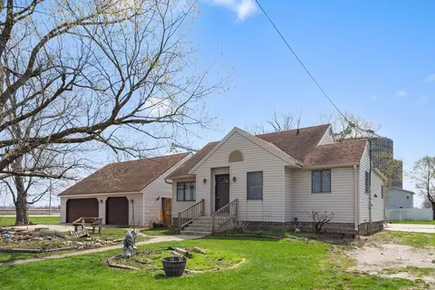 105 Seiler St, Martinton, IL 60951