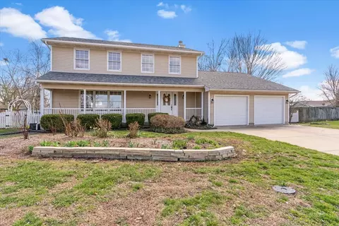 504 Augusta Dr, Chatham, IL 62629