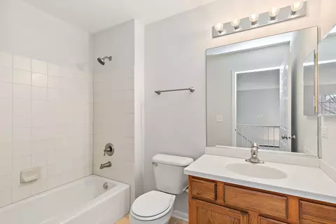 Bath - 3708 Munson St, Plano, IL 60545 photo 2 of 4