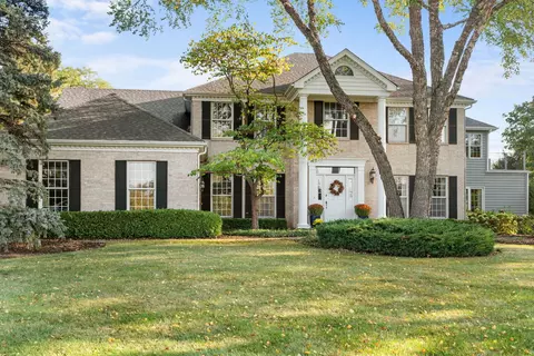 716 Old Westbury Ct, Crystal Lake, IL 60012