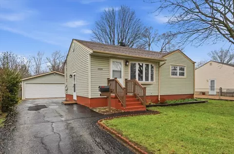 2320 W Cheyenne Rd, Waukegan, IL 60087