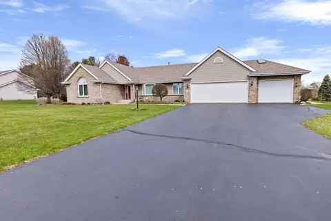 144 Glen Abbey Dr, Rockford, IL 61107