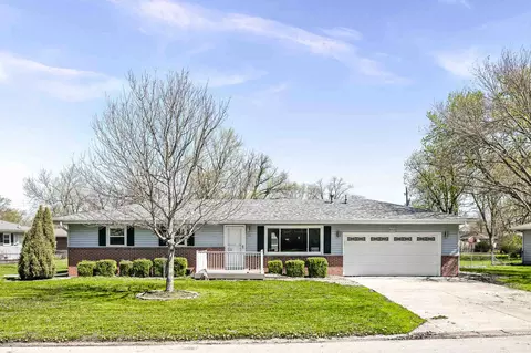 610 Rayjon Dr, Oreana, IL 62554