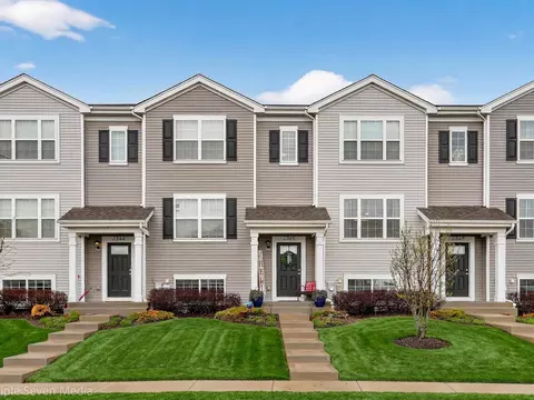 2346 Upland Rd #2274, Pingree Grove, IL 60140