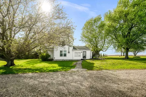30474 E 325 North Rd, Le Roy, IL 61752 photo 2
