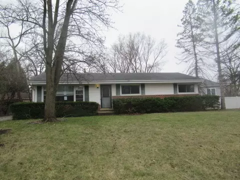 1004 Jenkisson Ave, Lake Bluff, IL 60044