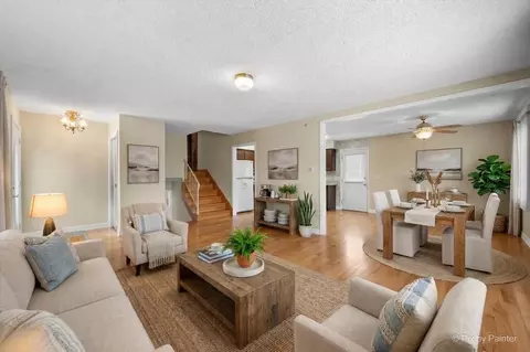 Living - 416 S Prospect Ave, Itasca, IL 60143 photo 4 of 7