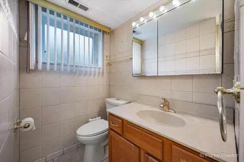 Bath - 416 S Prospect Ave, Itasca, IL 60143 photo 3 of 3