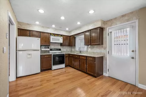 Kitchen - 416 S Prospect Ave, Itasca, IL 60143 photo 1 of 3