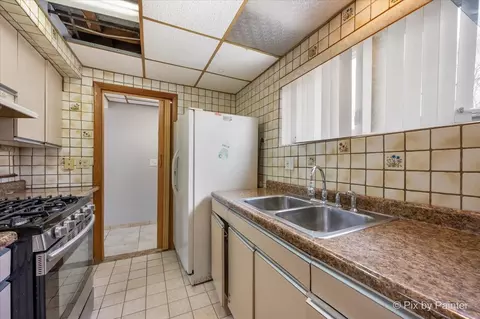 Kitchen - 416 S Prospect Ave, Itasca, IL 60143 photo 3 of 3