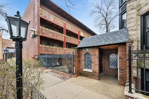 805 W Oakdale Ave #1A, Chicago, IL 60657