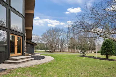 Exterior - 5 N584 Dunham Trails Rd, Wayne, IL 60184 photo 3 of 10