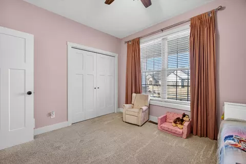 Bedroom - 339 Hillside Dr, Eldridge, IA 52748 photo 3 of 7