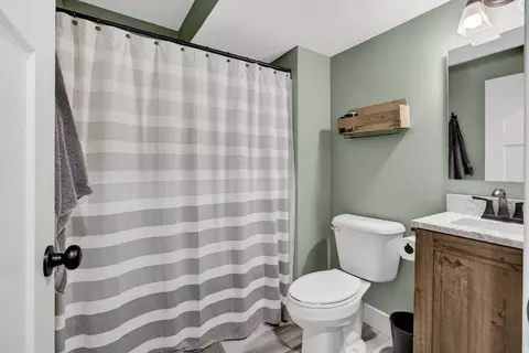 Bath - 339 Hillside Dr, Eldridge, IA 52748 photo 5 of 5