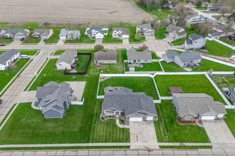 View/Area - 339 Hillside Dr, Eldridge, IA 52748 photo 1 of 3