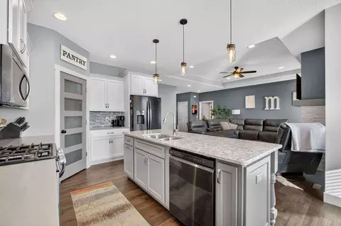 Kitchen - 339 Hillside Dr, Eldridge, IA 52748 photo 3 of 4