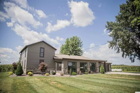 1737 N 2250th Pl, Mendon, IL 62351