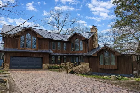 21 W262 Crescent Blvd, Glen Ellyn, IL 60137