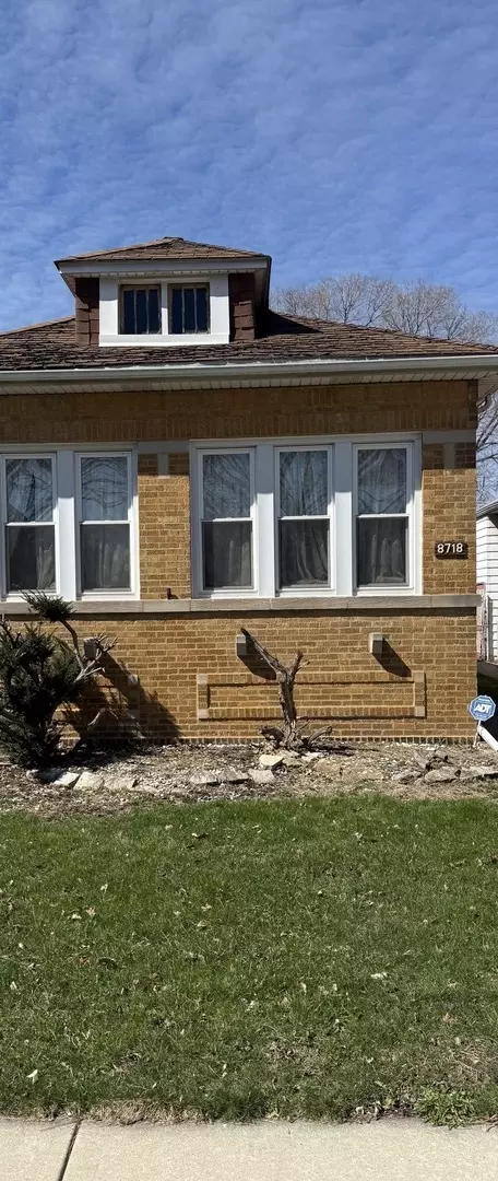 8718 S Euclid Ave, Chicago, IL 60617