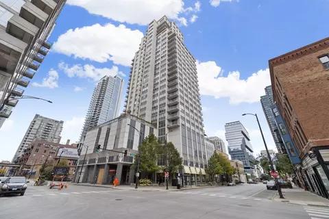 200 W Grand Ave #903, Chicago, IL 60654
