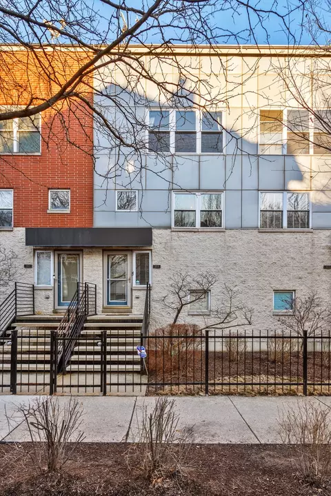 1819 N Rockwell St, Chicago, IL 60647