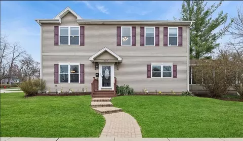 627 Grove Ave, Deerfield, IL 60015