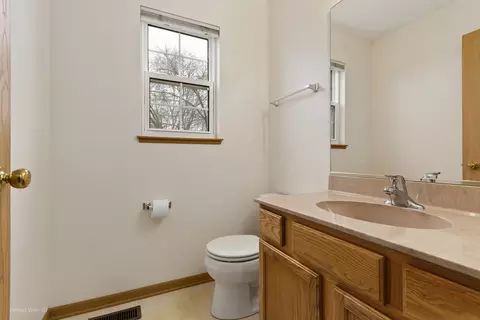 Bath - 4709 W Iris Ln, Monee, IL 60449 photo 2 of 2