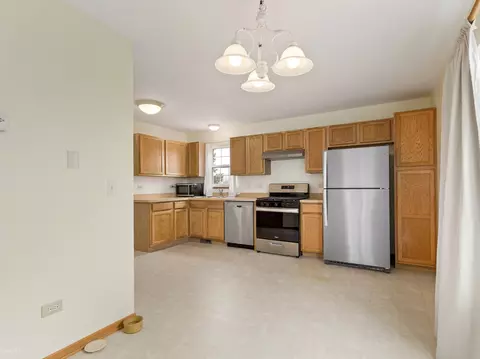 Kitchen - 4709 W Iris Ln, Monee, IL 60449 photo 2 of 3