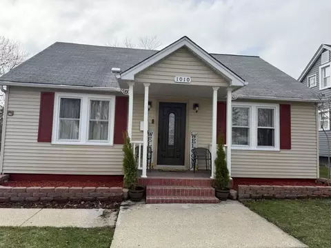 1010 Osmond Ave, Antioch, IL 60002