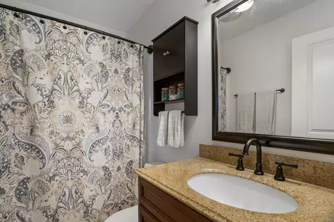 Bath - 2106 Sumac Dr, Champaign, IL 61821 photo 2 of 3