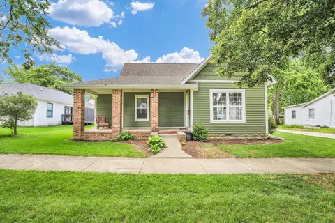 464 S Independence St, Monticello, IL 61856