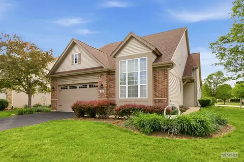 700 Cheshire Ct, Oswego, IL 60543