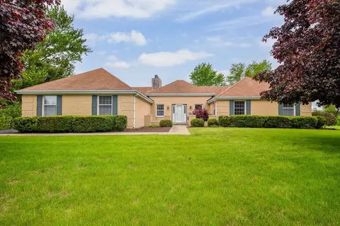 2 N580 Beith Rd, Elburn, IL 60119