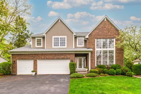 1695 Natures Way, Lindenhurst, IL 60046