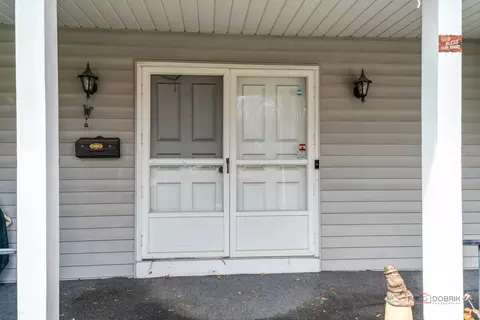 Exterior - 1009 Hampton Ct, Mchenry, IL 60050 photo 2 of 5