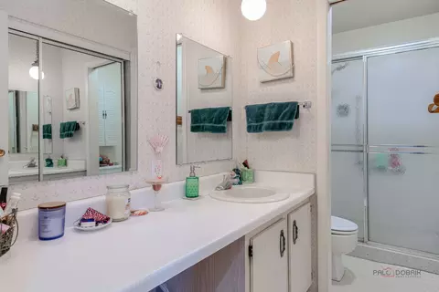 Bath - 1009 Hampton Ct, Mchenry, IL 60050 photo 1 of 2