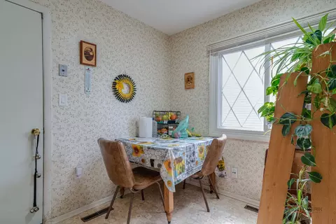 Dining - 1009 Hampton Ct, Mchenry, IL 60050 photo 1 of 1