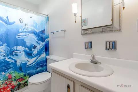 Bath - 1009 Hampton Ct, Mchenry, IL 60050 photo 2 of 2