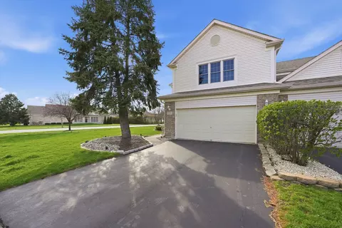 7770 Bristol Park Dr, Tinley Park, IL 60477