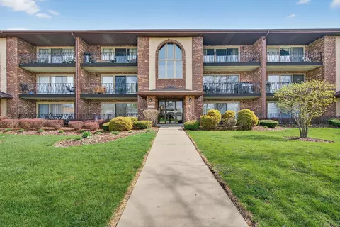 7545 Sheridan Dr #2-3D, Willowbrook, IL 60527