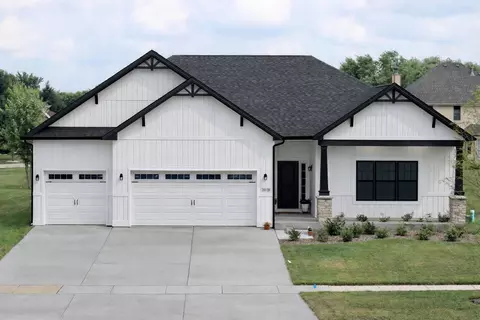 25927 W Ravine Woods Dr, Channahon, IL 60410