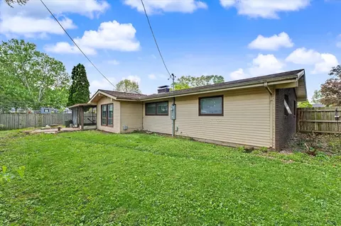 Exterior - 1809 Augusta Dr, Champaign, IL 61821 photo 5 of 6